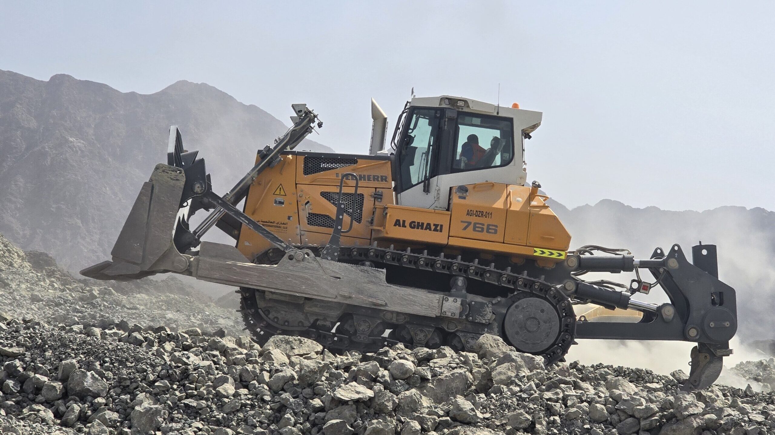 6 Liebherr Bulldozer PR 766